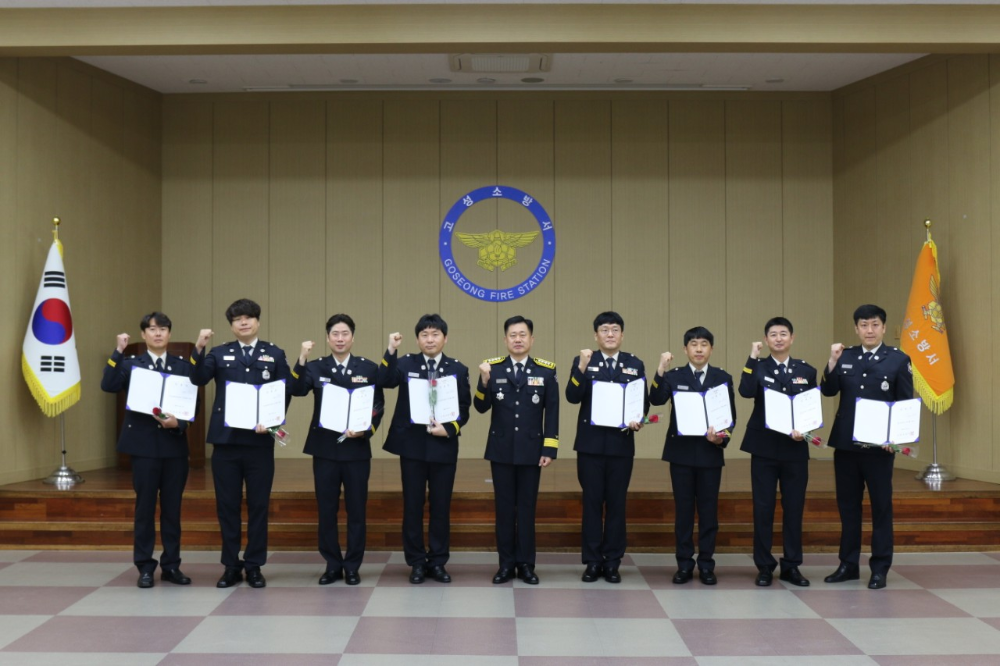 승진자 단체사진.jpg