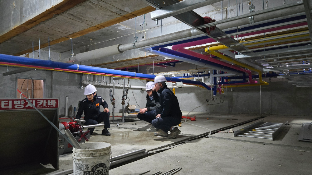 25.4.14.홍천소방서, 봄철 건축공사장 관서장 안전 점검 실시1.jpg