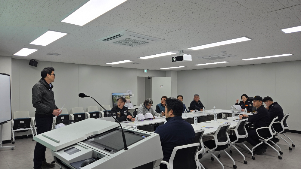 25.4.14.홍천소방서, 봄철 건축공사장 관서장 안전 점검 실시3.jpg