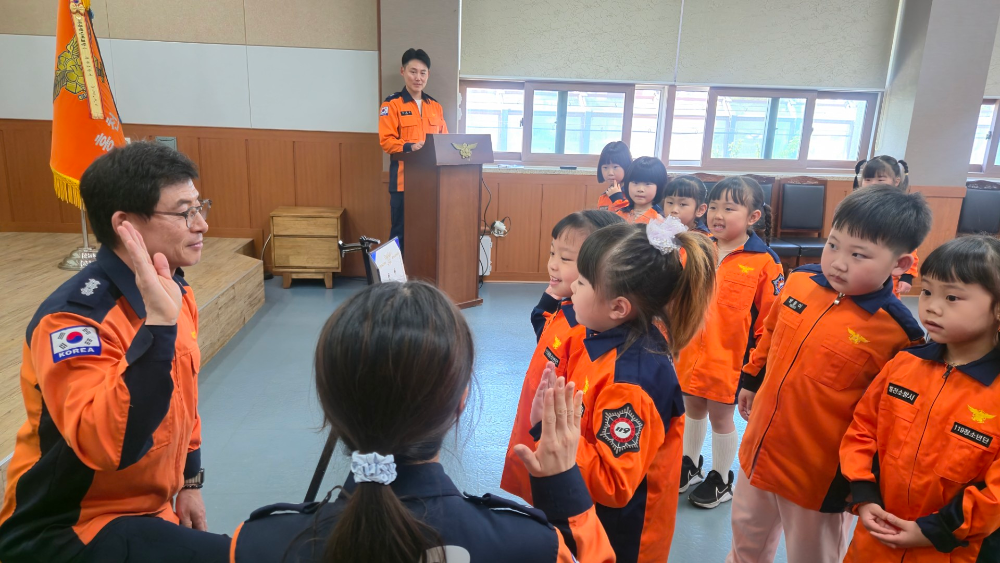 25.4.30.홍천소방서, 119청소년단 발대식 개최…미래 안전리더 119명 첫 출발3.jpg