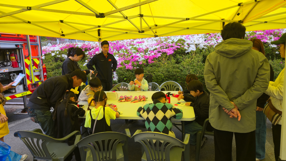 25.5.5.홍천소방서, 어린이날 맞아 안전 체험행사!“어린이날, 소방안전도 배워요”4.jpg
