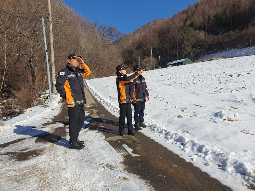 (12.23.)홍천소방서, 겨울철 폭설 피해 및 고립 예상지역 관서장 현지 점검1.jpg