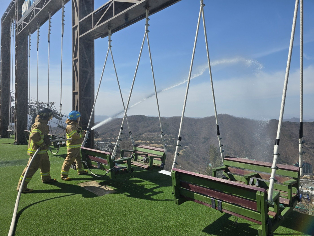 25.4.1.홍천소방서-소노비발디, 재난대응체계 강화...화재 및 산불 합동훈련도 실시2.jpg