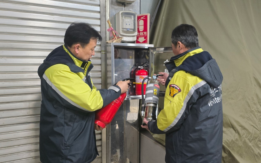 25.4.25.홍천소방서, 전통시장 화재예방 총력...시장전담반 운영 및 합동점검 실시1.jpeg