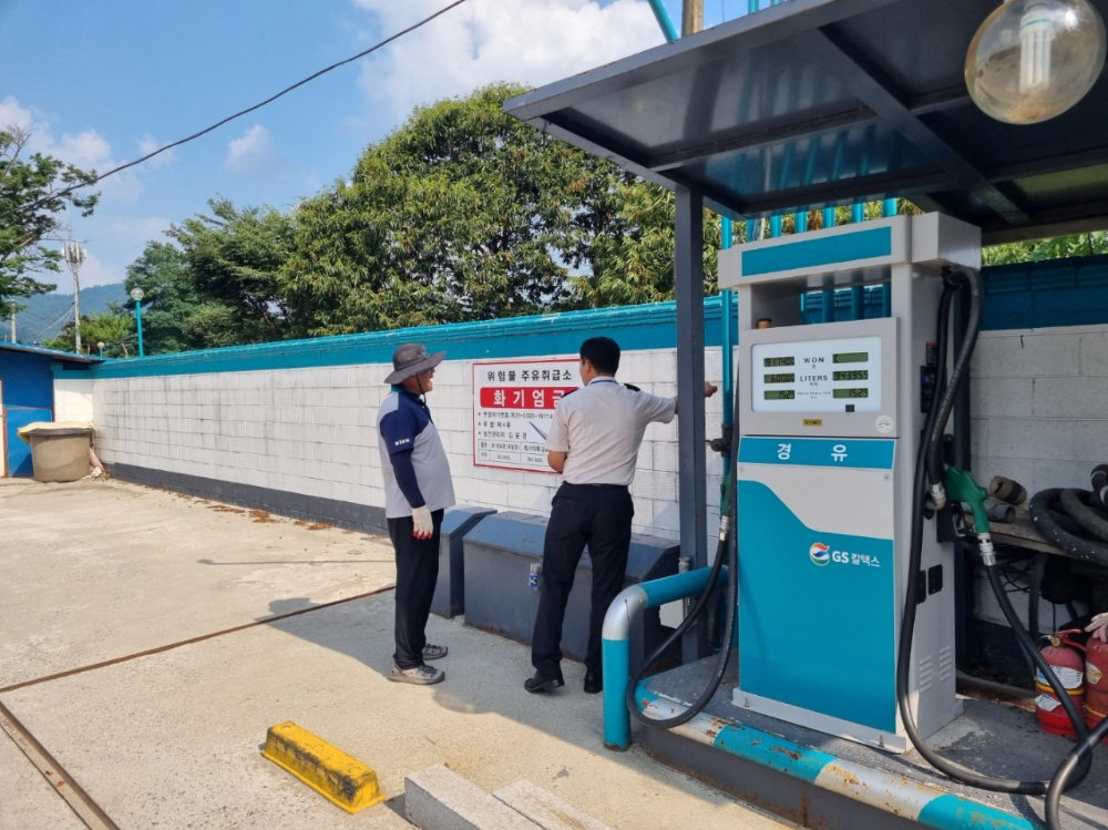 (7.21.)홍천소방서, 여름철 셀프주유소 안전관리 실태 점검 1.jpg