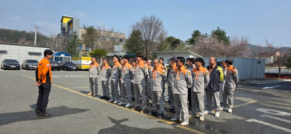 Resized_BandPhoto_2025_04_10_11_15_18 (1).jpeg