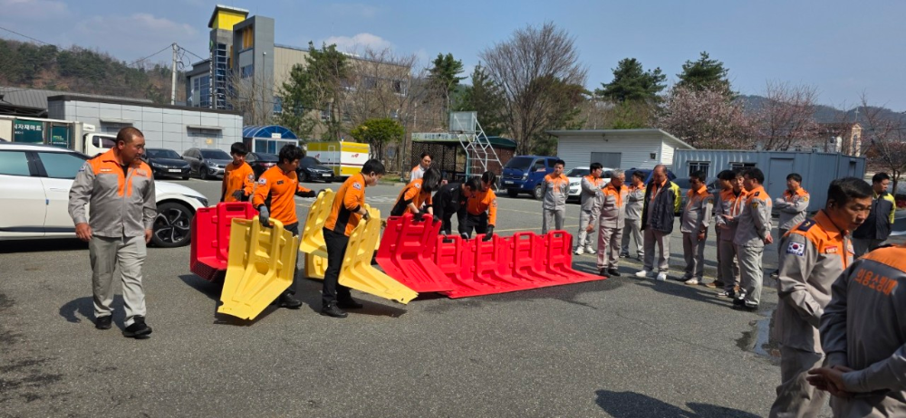 Resized_BandPhoto_2025_04_10_11_14_47 (1).jpeg