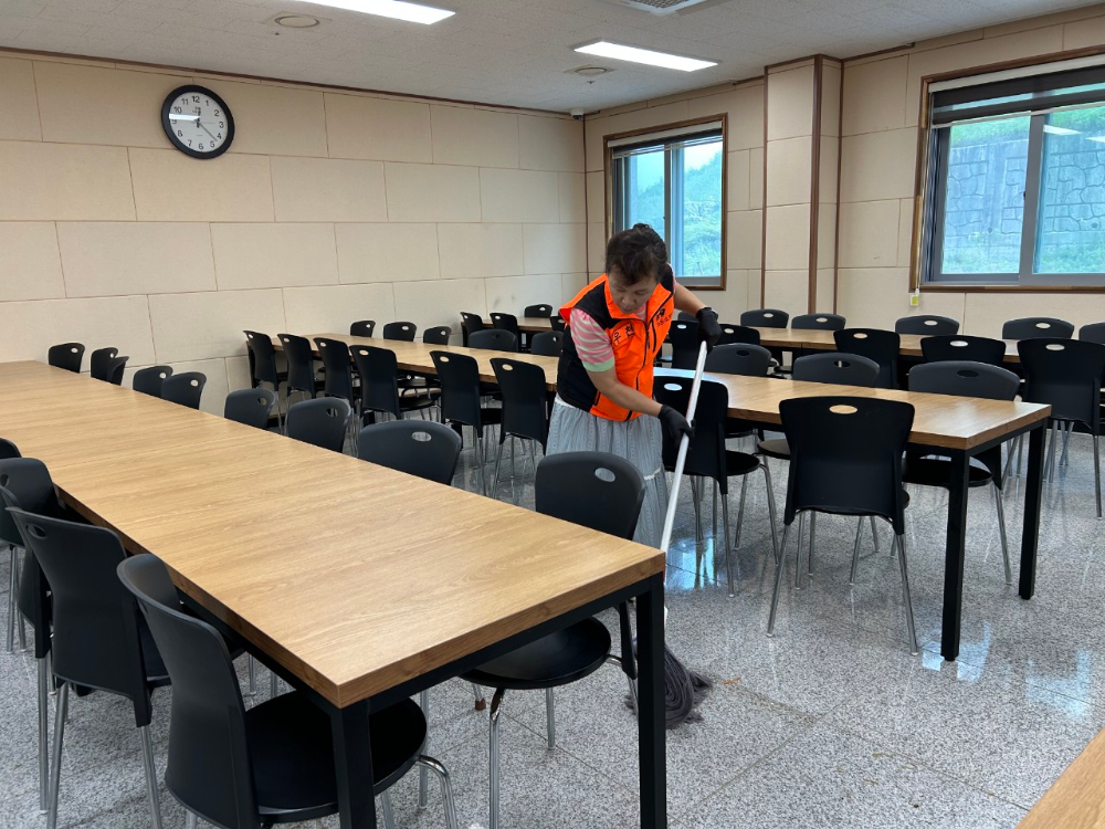 BandPhoto_2025_06_27_15_12_27 (1).jpg