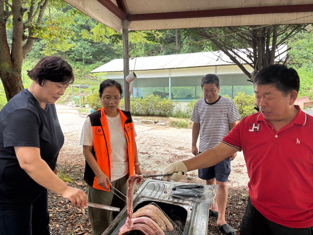 BandPhoto_2025_08_18_09_15_11 (1).jpg