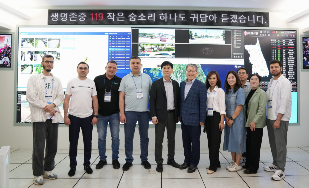 우즈베키스탄 사진 단체사진.jpg