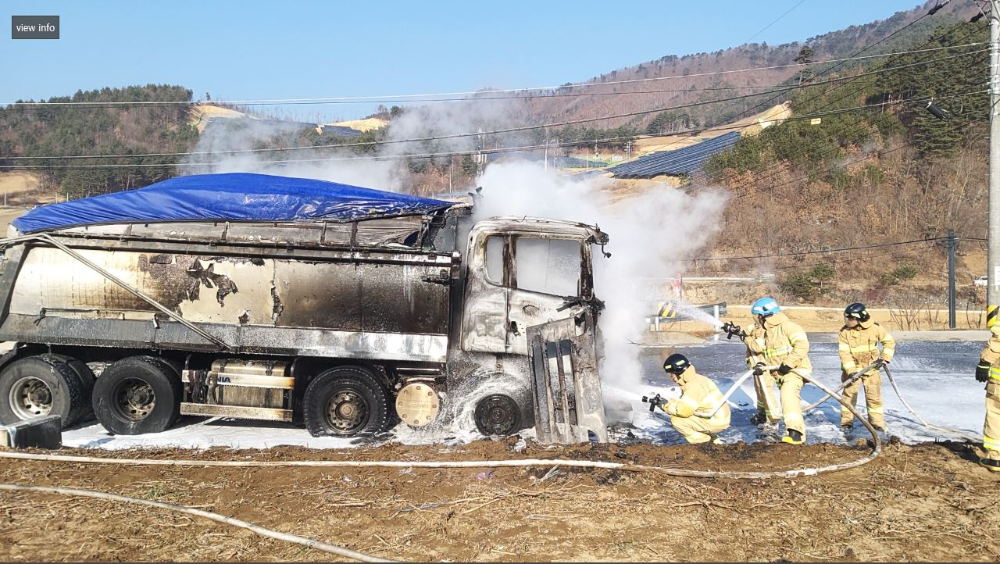 삼척_덤프트럭_화재_사진.JPG