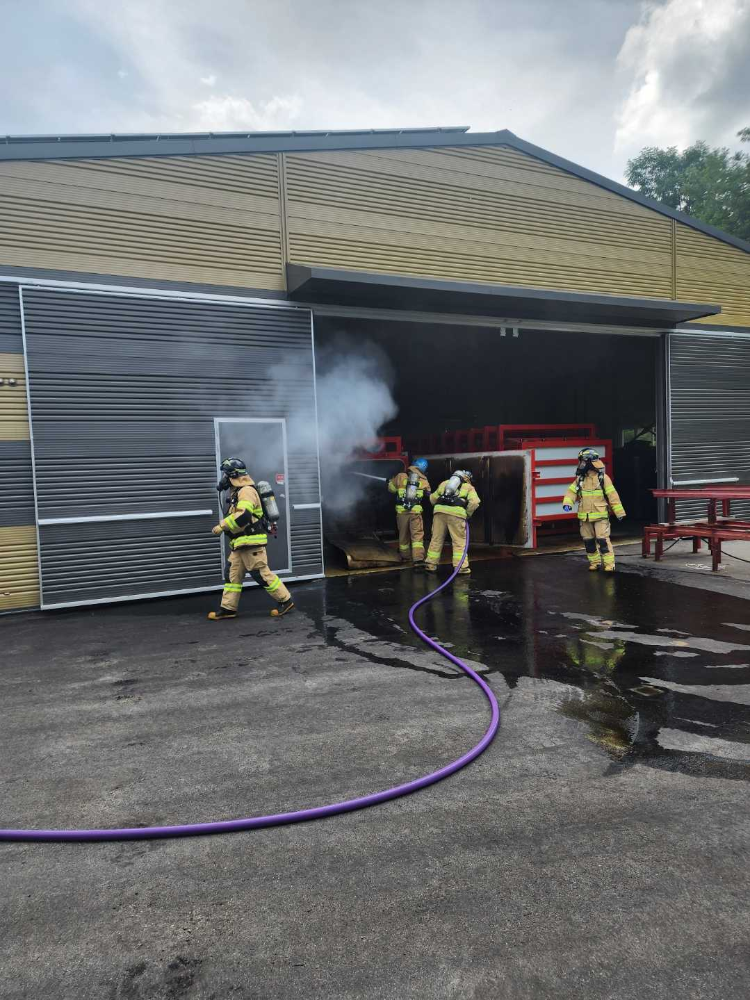 6.8. 1244 춘천 동내면 협동조합 화재 현장활동 사진.jpg