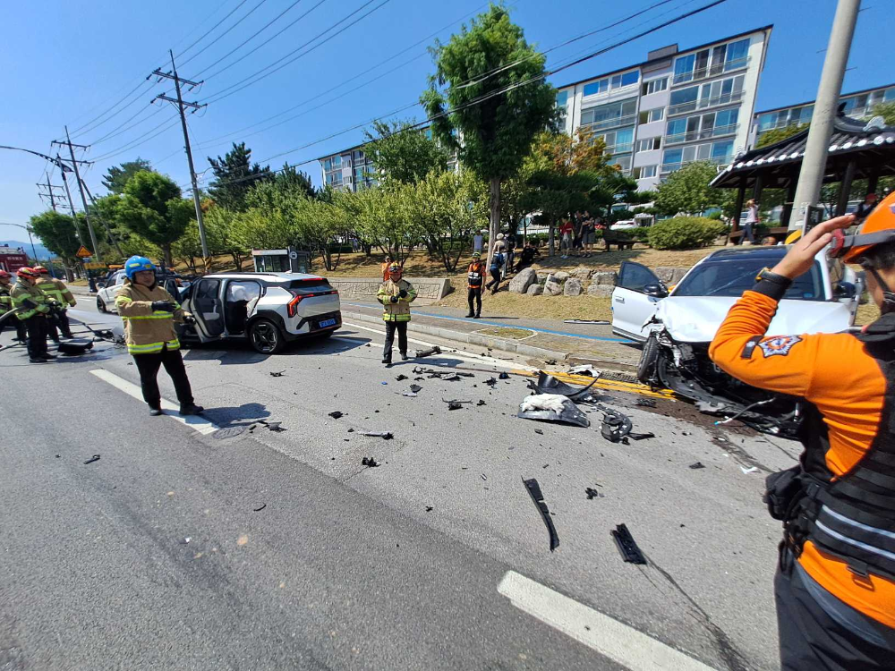 1045 동해 용정동 교통사고 소방활동 사진.jpg