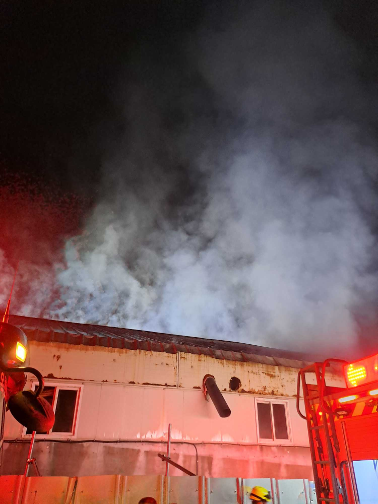 0256 강릉 강동면 돈사화재 소방활동 사진1.jpg