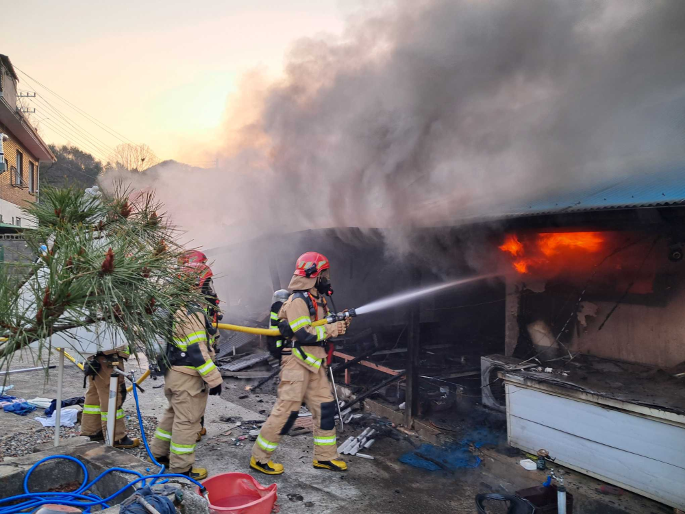 1819 홍천 건물화재.jpg