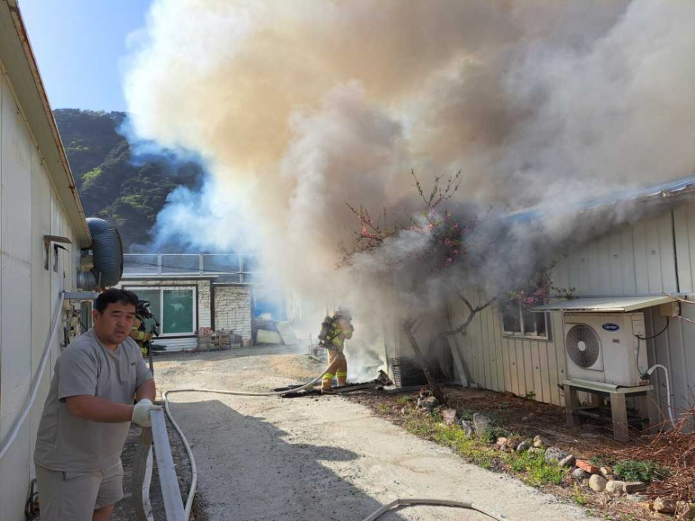 1555 인제 기린면 건물화재1.jpg