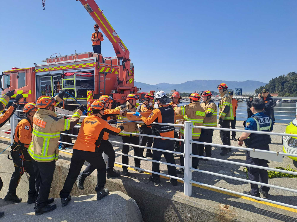 0950 테트라포트 추락.jpg