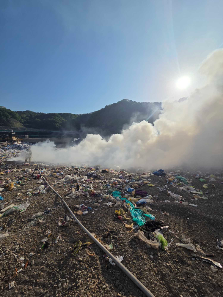 1644 춘천 매립장 화재.jpg