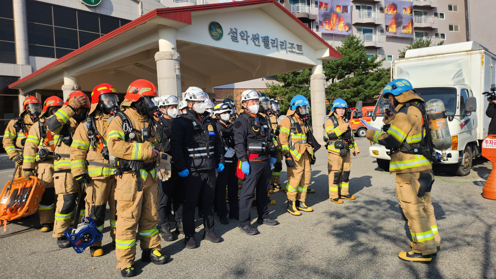 251103 강원소방, 2024~2025년 겨울철 안전 전국 2위, 홍천소방서 장관 표창 사진 (2).JPG