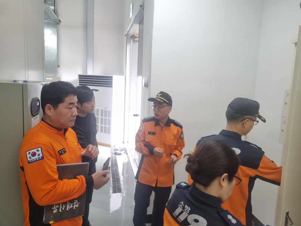 에너지저장시설 서장님 현장 방문 2.jpg