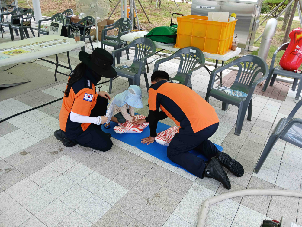 평창소방서, 여름철 지역행사장서 찾아가는 소방안전체험 부스 운영(4).jpg