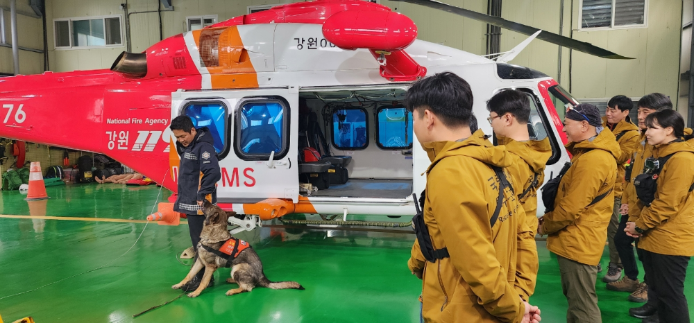 핸들러소개사진2.jpg