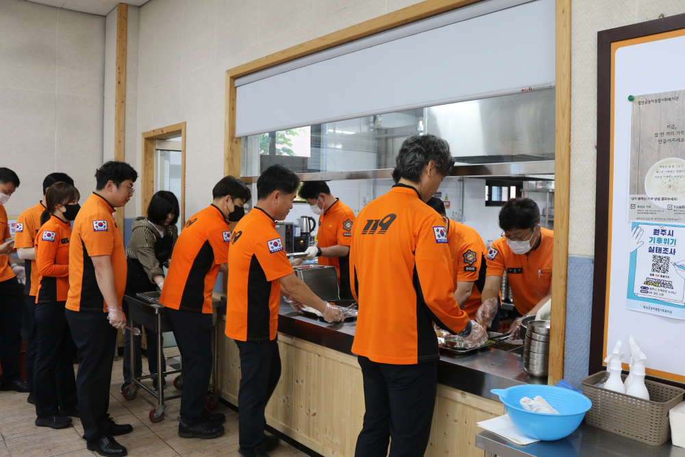 밥상공동체 봉사활동 (1).JPG