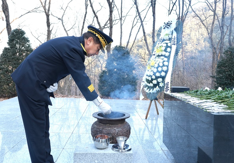 6. 충혼탑참배.jpg