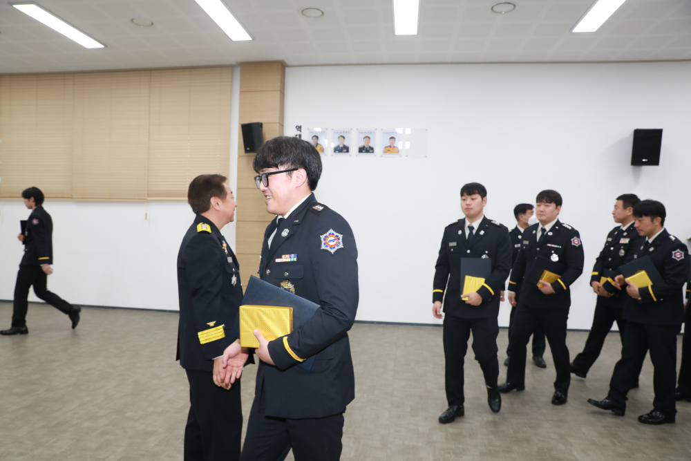 1.6.)양구소방서 임용장 수여식 전입2.JPG