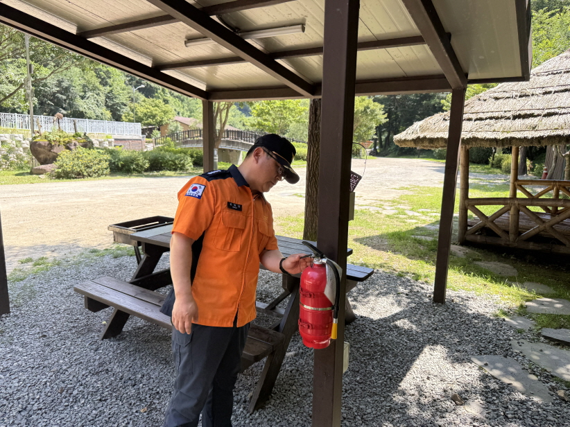 [0.5k]07.24.)양구소방서, 여름 휴가철 대비 다중이용시설 현장안전점검 실시3.jpg